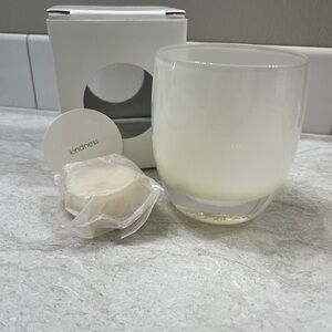 White Glass Scented Candle - Kindness